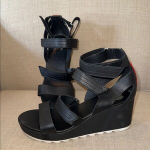 Sorel Cameron Black Wedge Sandals 9 or 40EU